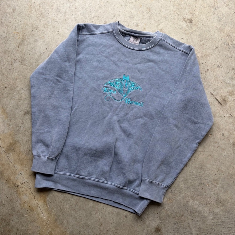 Comfort Colors Kona Hawaii Manta Ray Embroidered Sweatshirt Blue Gray Small